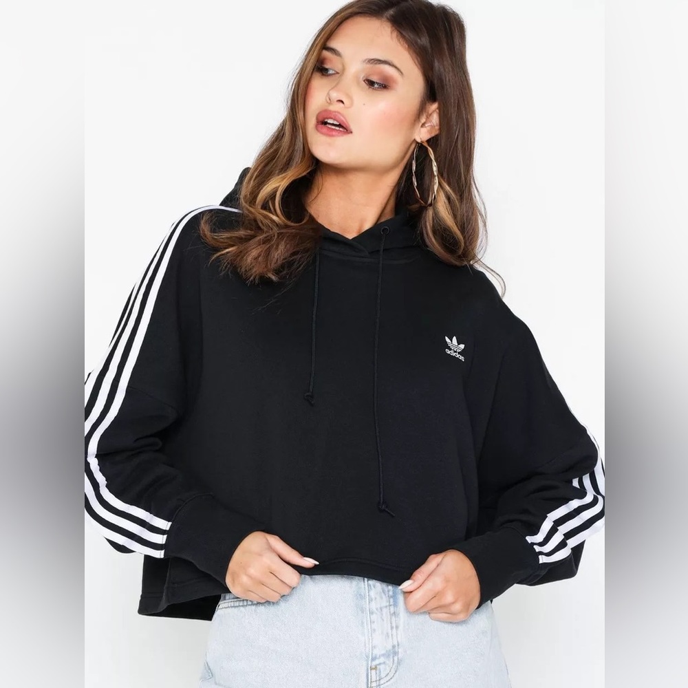 Cropped Adidas Sweatshirt